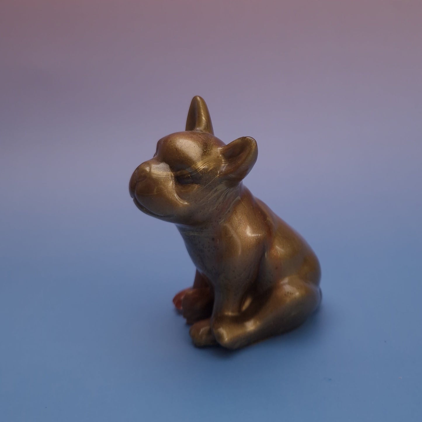 Bulldog Decorativo em Resina — Dourado Metálico