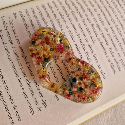Anel de leitura em resina artesanal para leitura confortável com uma mão.