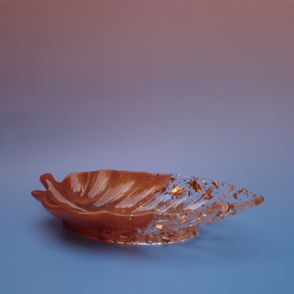 Folha Decorativa em Resina — Cobre & Transparente com Folhas Douradas