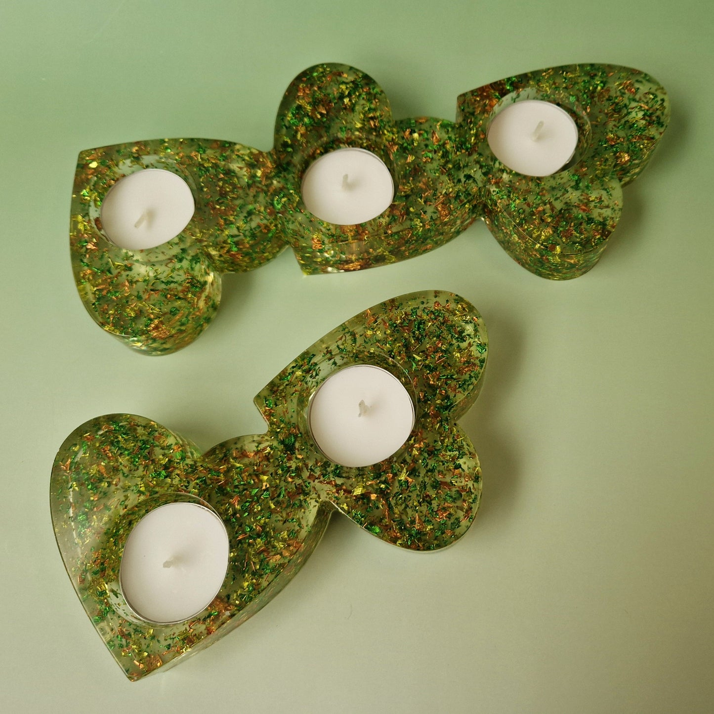 Castiçal Duplo em Formato de Coração – Verde Translúcido com Folhas Metálicas
