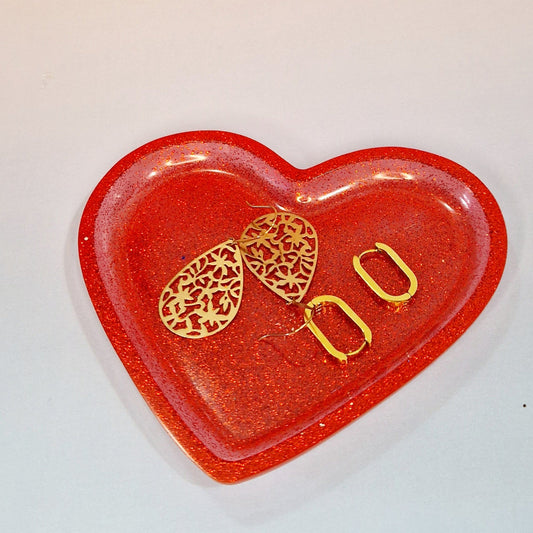 Taça Decorativa – Coração em Resina (13 × 12 × 1,5 cm)