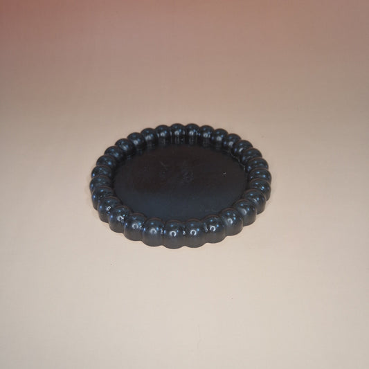 Prato decorativo em jesmonite — preto