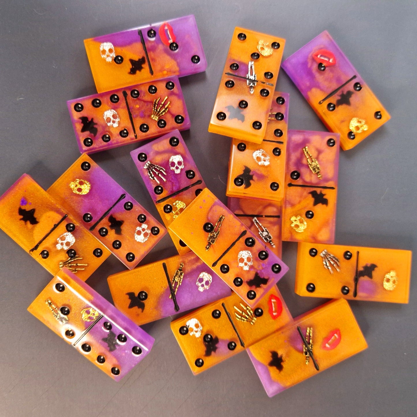 Dominó Halloween em Resina Epóxi – Roxo e Laranja