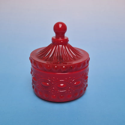 Caixa decorativa em resina epoxy vermelha com tampa e padrão em relevo