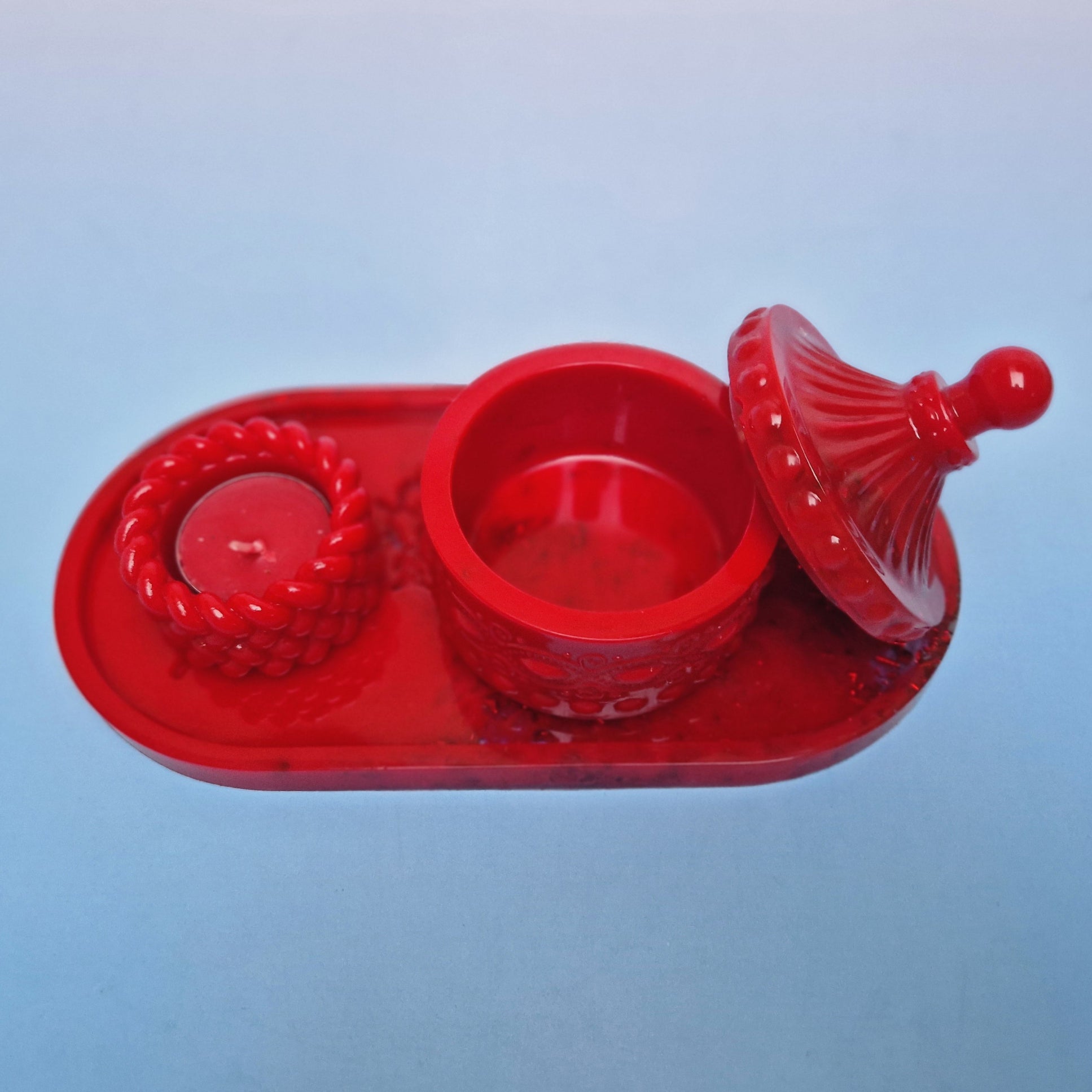 Conjunto decorativo em resina epoxy vermelho com caixa com tampa e acabamento brilhante