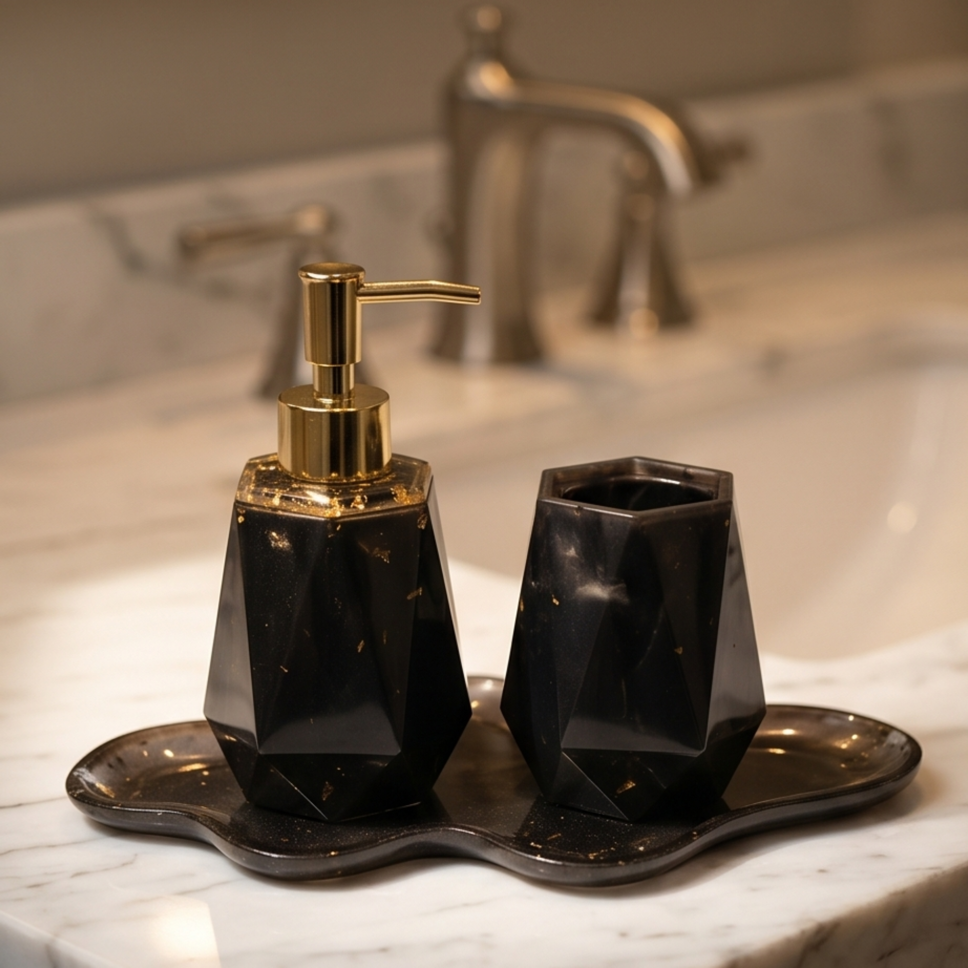 Kit de banheiro preto com detalhes dourados